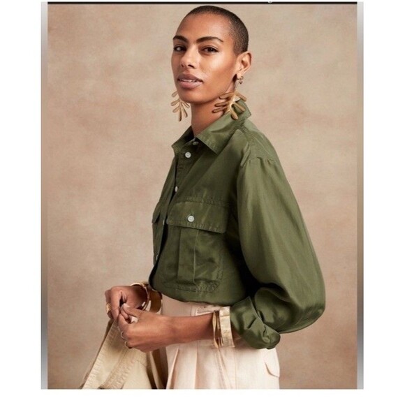 NWT Banana Republic Silk Top Womens Size L Green Long Utility Blouse Career - Picture 1 of 13